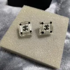 CHANEL スクエアピアス