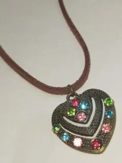 ハンドメイド ペンダント アンティーク エスニック ハート キラキラ 革紐
