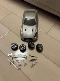 35GT-R シルバー ミニカー パーツ付き 修理前提