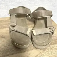 GRISE スエード調スポーツサンダル ベージュ　ルタロン
