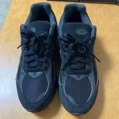 New Balance ブラック スニーカー 2002r