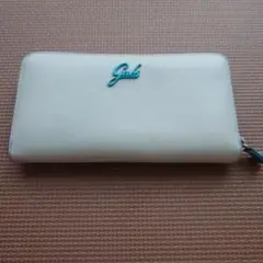 Gabs ガブス　ホワイト レザー ジッパー式　長財布　白　牛革