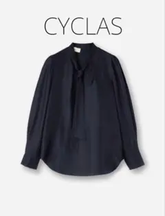 最終お値下げ【美品✨️】 CYCLAS　ボウタイ ブラウス　ネイビー　シルク