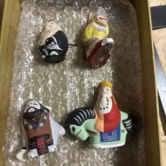 人形4体