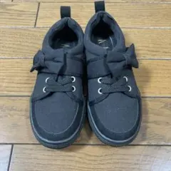 18cmリボン付きブラックキャンバススニーカー