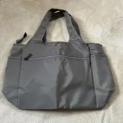 グレー ナイロン トートバッグ ジッパーポケット付き