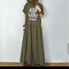 Tシャツワンピ　フレア　カジュアル　半袖　韓国　ロング丈　ロゴ　アメカジ カーキ