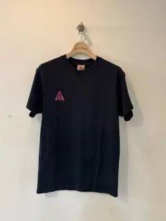 NIKE ACG 黒 Tシャツ ピンクロゴ