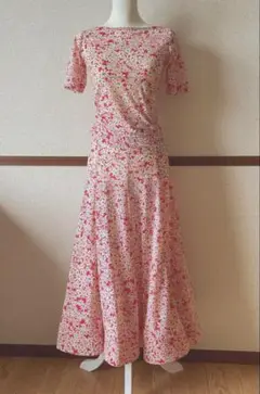 【ハンドメイド品】社交ダンス　セットアップ　レッド　小花柄　Mサイズ