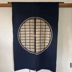 暖簾　丸窓