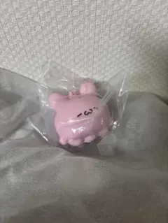 ガチャガチャ　らぶいーず　ミニスクイーズマスコット　ぴょんちー