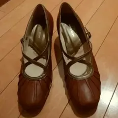 モードカオリ２４㎝　茶色　ヒール　パンプス