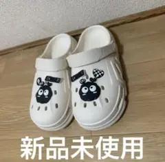 キャラクター付きホワイトサンダル　クロックス