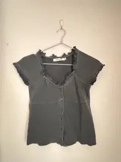 MOUSSY フリル付きグレーシャツ