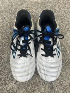 umbro アンブロ アクセレイター　サッカー　スパイク　ジュニア　22.5cm