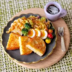 ミニチュアフード たっぷりチキン野菜卵サラダの朝食プレートセット