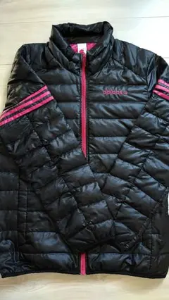 adidas　ダウンジャケット