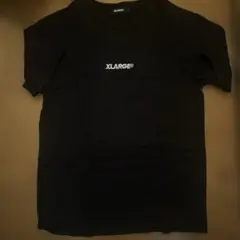 XLARGE ブラック ロゴ Tシャツ