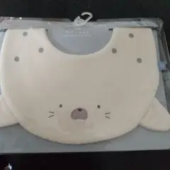 mocmof よだれかけ