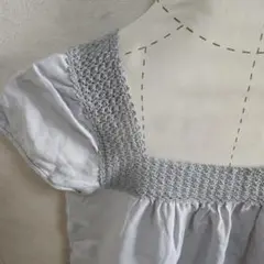 ライトグレー スモッキングデザイン シャツ