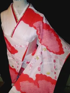 艶オフ白☆絞り柄♥正絹*中振袖