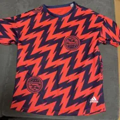adidas 稲妻模様 スポーツTシャツ　140センチ