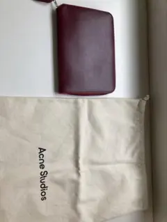 Acne Studiosマルチケース クラッチ