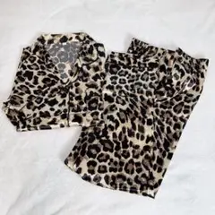 新品　SHEIN　シーイン　レオパード　ヒョウ柄　パジャマ　サテン