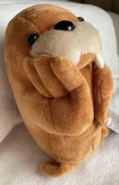 考えるセイウチ　ぬいぐるみ