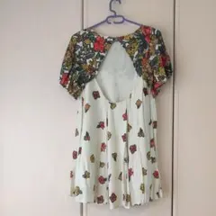 Urban Outfitters バックオープン 花柄ワンピース S