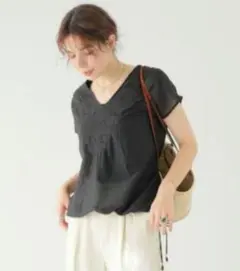 Spick and Span スピック アンド スパン　バックリボン刺繍ブラウス