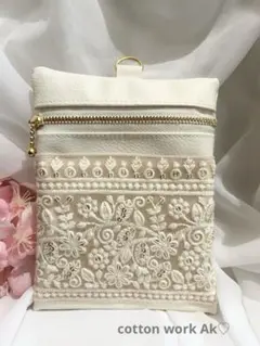 ポーチ　縦型　インド刺繍リボン　ホワイト　①