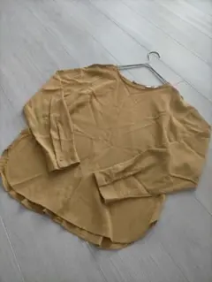 UNIQLO バックボタン ブラウス