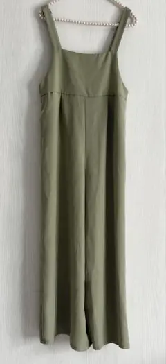 オリーブグリーン ストラップ付きパンツ　Sサイズ
