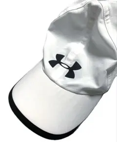 Under Armour ホワイトキャップ ロゴ入り