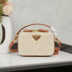 PRADA ショルダーバッグ ホワイト/ベージュ
