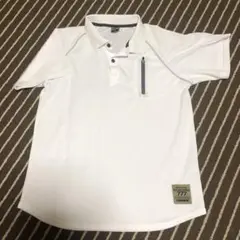 白色のポロシャツ