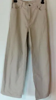 ベージュ ワイドフィット チノパン