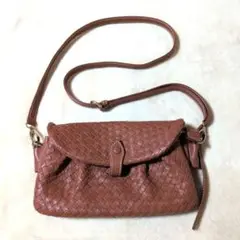 編み込みデザイン ブラウンショルダーバッグ