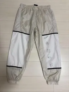 Nike ホワイト ウーブンパンツ