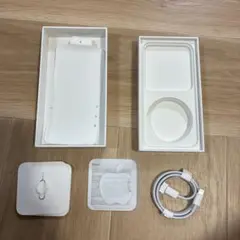 iPhone13 箱 Lightningケーブル