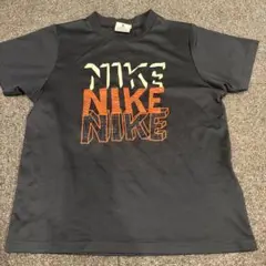 ナイキ　Tシャツ