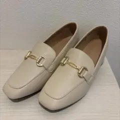 ベージュ ローファー ゴールド金具 中ヒール