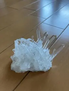 水晶　(リップは大きさ比較)