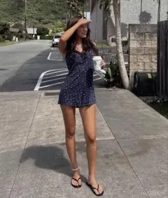 ♡アリシア 花柄キャミソールロンパース ネイビー♡