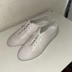 フラットシューズ