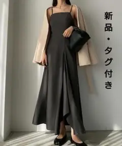 『新品・タグ付き』Louere フレアラッフルキャミワンピース
