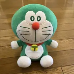ユニクロ完売品　緑色ドラえもんぬいぐるみ