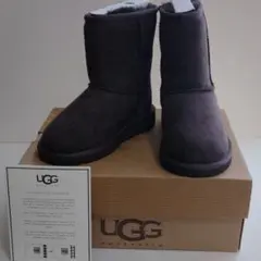 【新品未使用】UGG アグ ムートンブーツ T CLASSIC キッズ 17.5