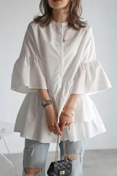 each 新品 フリルシャツ ホワイト チュニック ブラウス M-Lサイズ 白